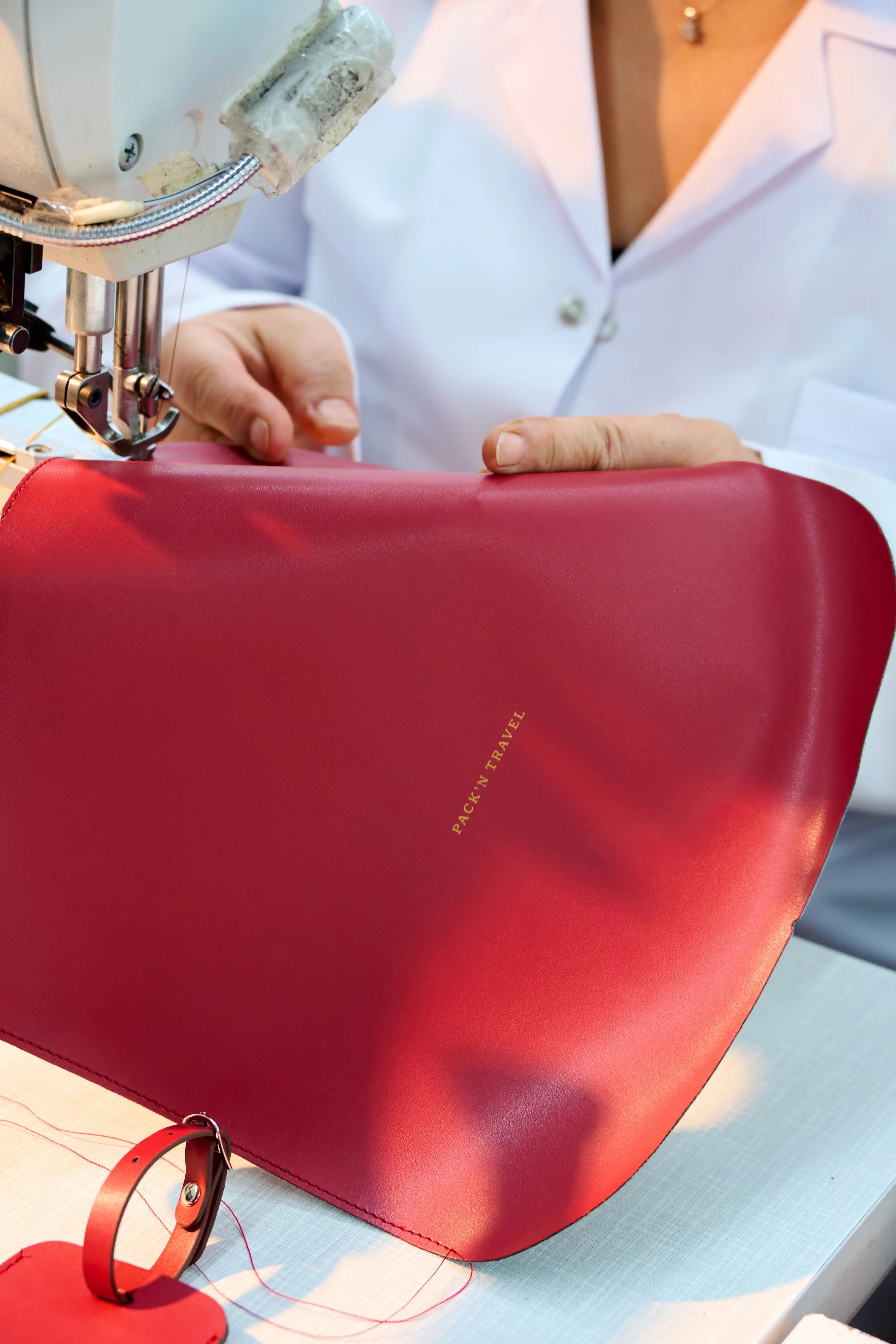 Make-up Bag Cherry Red Christmas