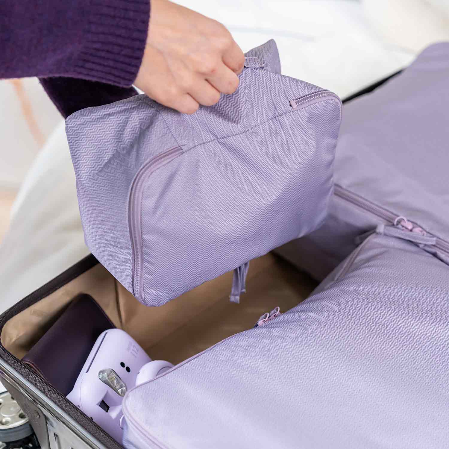 Durable vegan leather purple luggage organiser built for reliable, long term use.