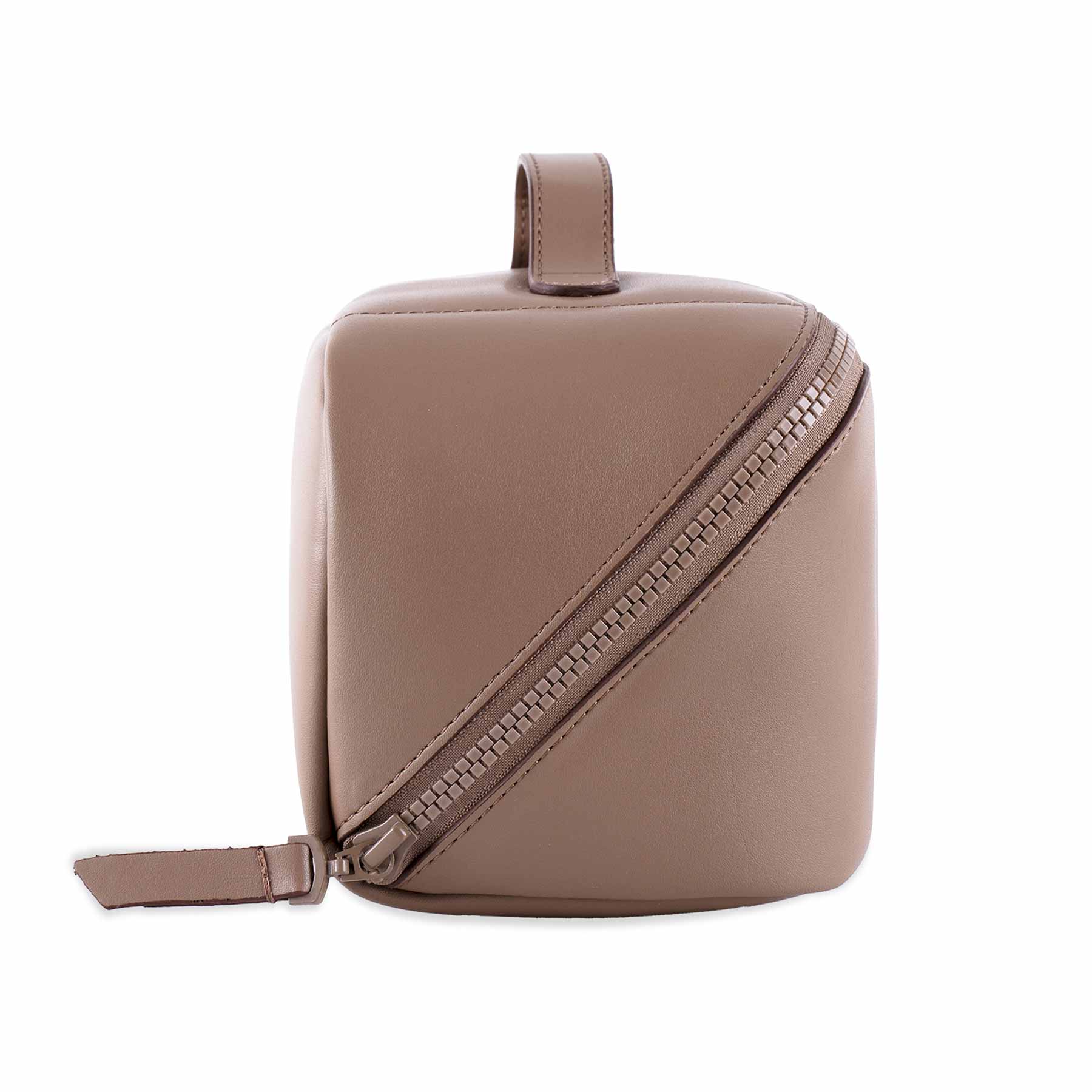 Elegant beige vegan leather make-up bag to complement your refined style.