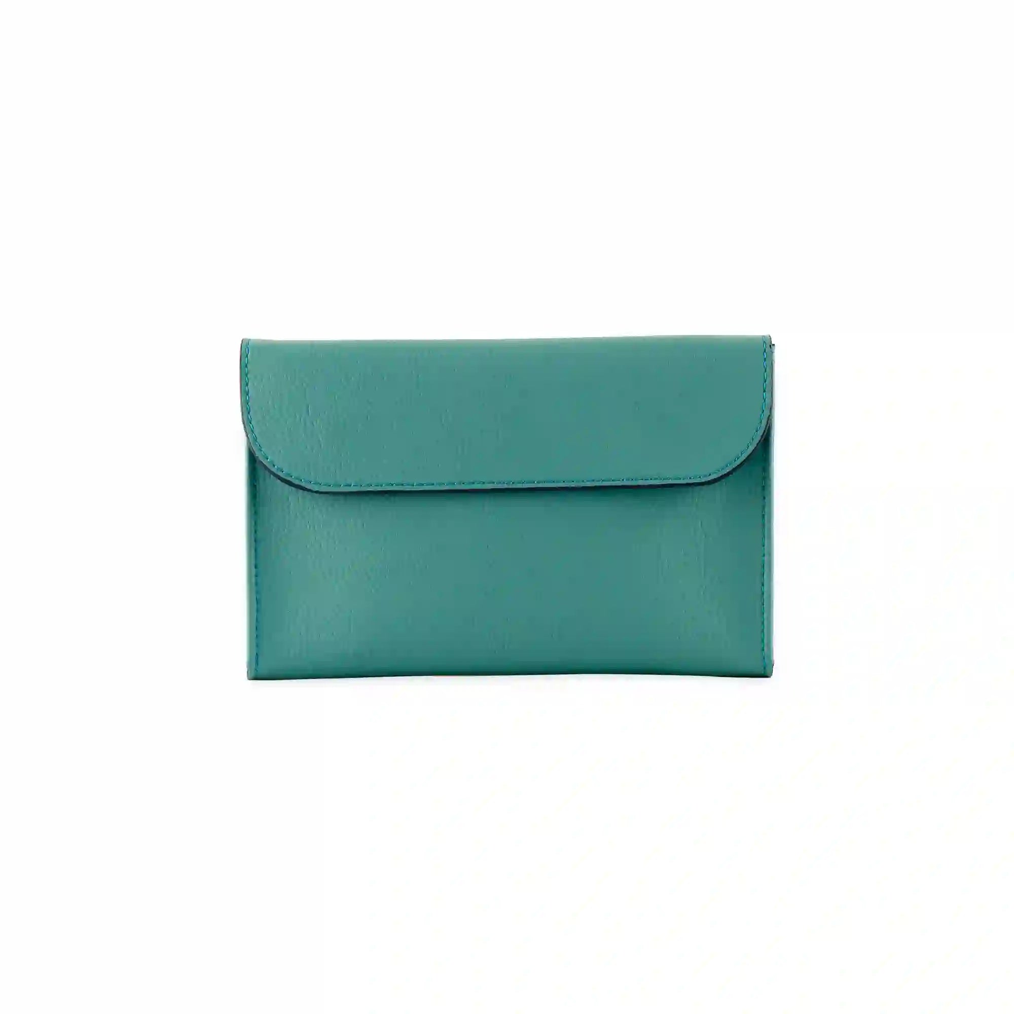 Practical vegan travel accessories in Niagara set designed for stylish and organised trips.