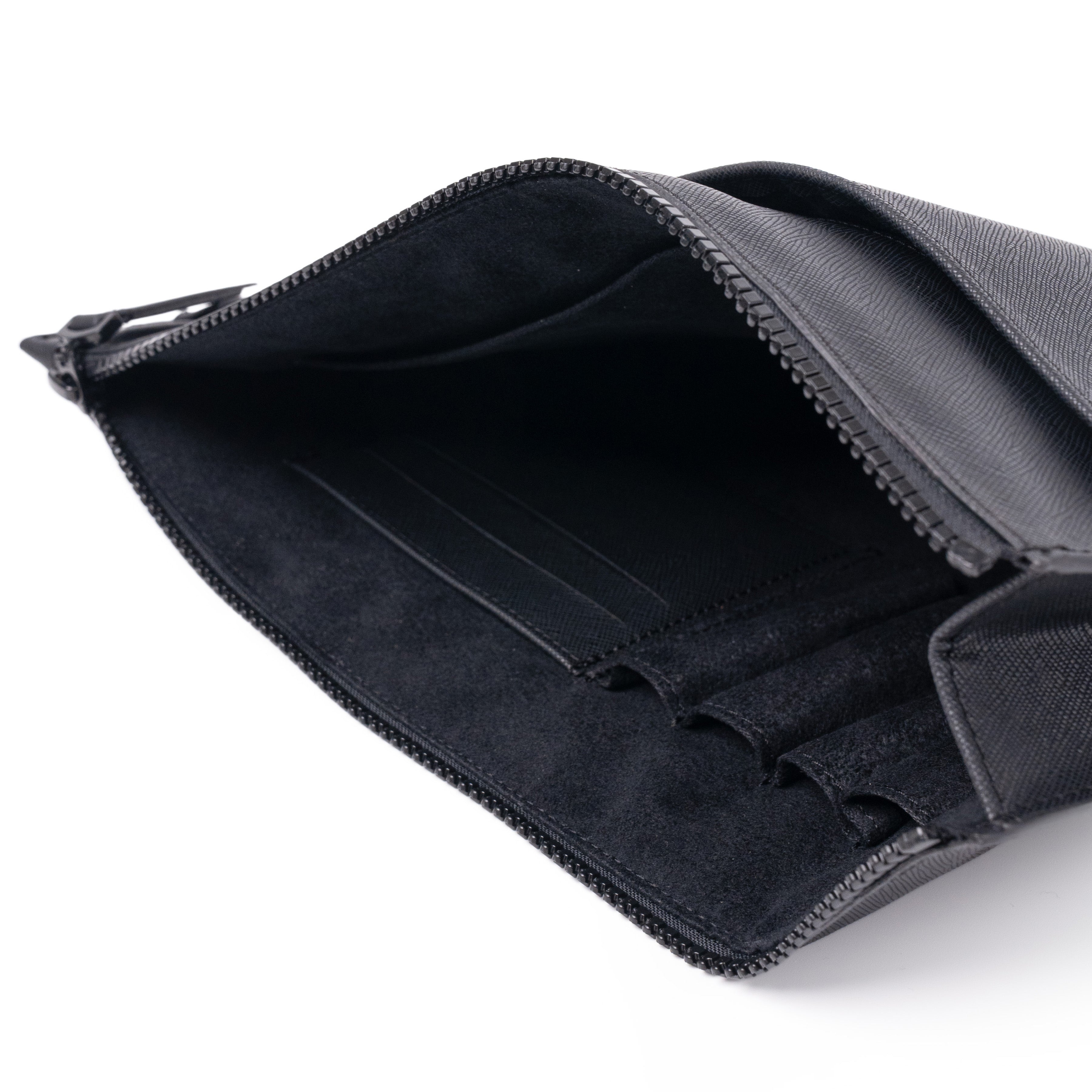 Clutch Black