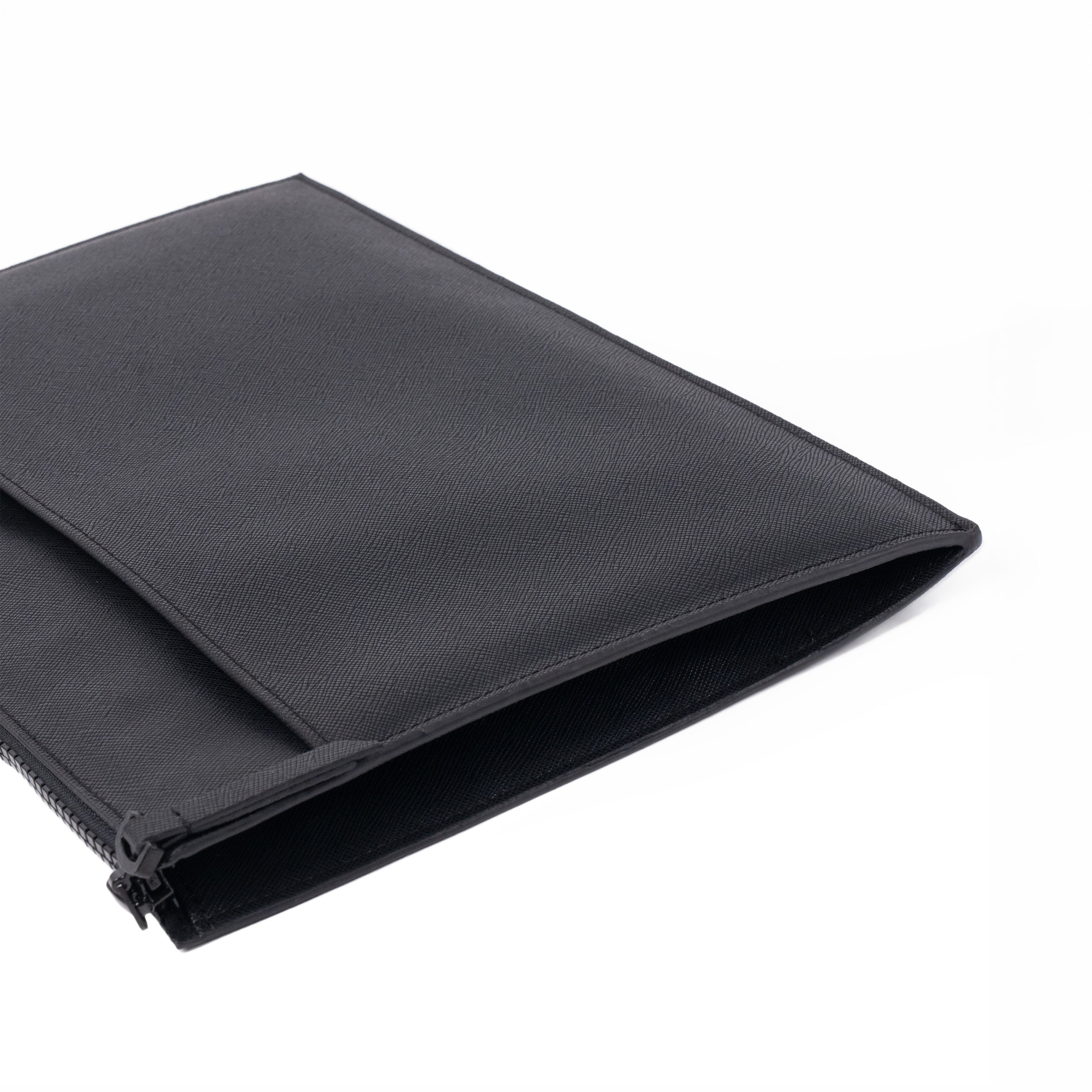 Clutch Black